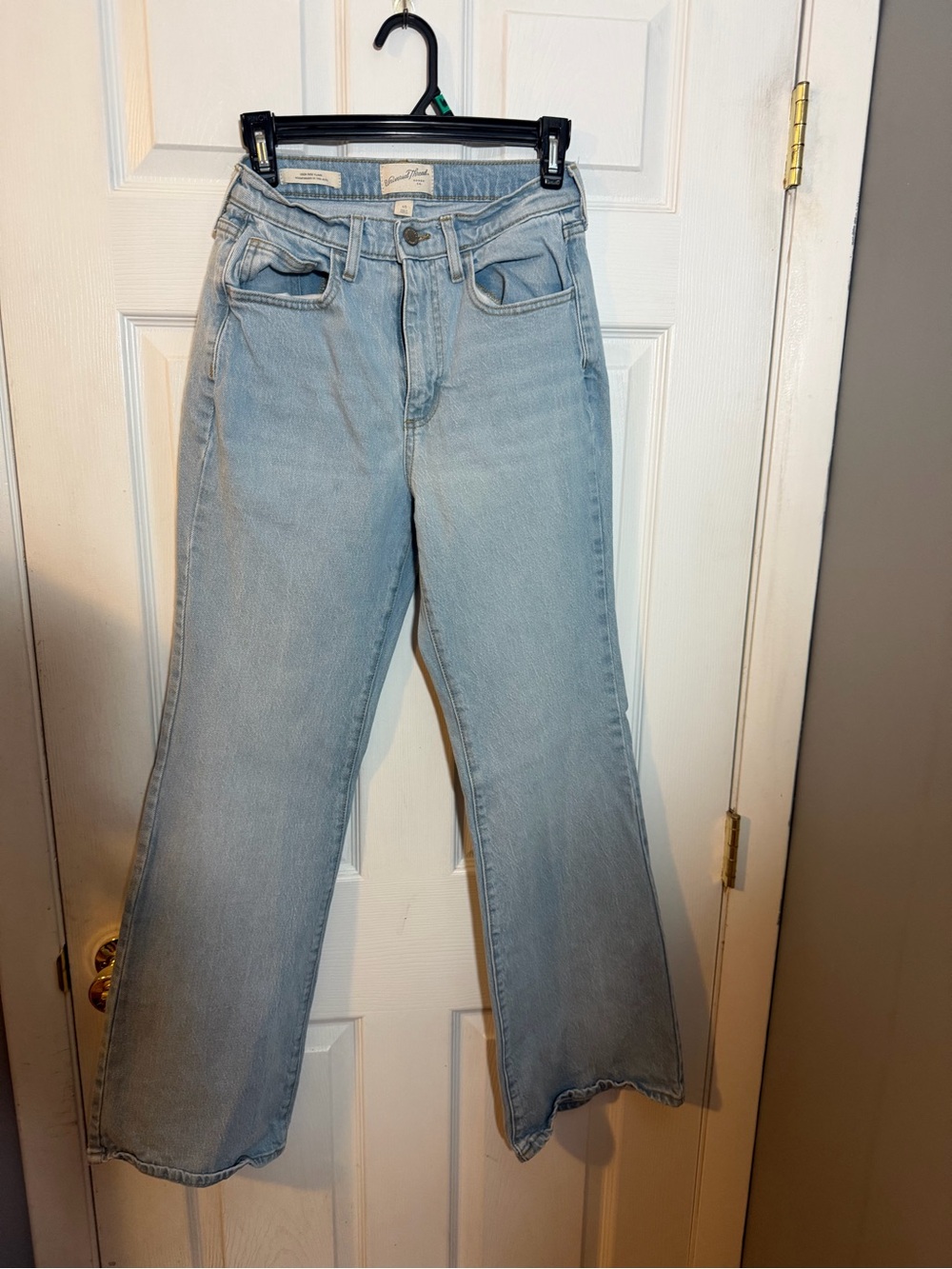 Universal Thread Light Blue Wide-Leg Jeans